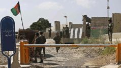 Muž v afghánské armádní uniformě střílel v zařízení Camp Qargha západně od Kábulu