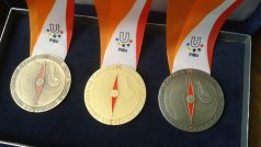 Medaile pro nejlepší orientační běžce MS akademiků na Moravě. Jejich autorkou je biatlonistka Gabriela Soukalová