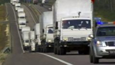 Konvoj ruských kamiónů KAMAZ s humanitární pomocí se blíží k ukrajinským hranicím