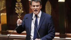 Francouzský premiér Manuel Valls získal v parlamentu důvěru