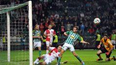 Martin Latka zabránil gólu v jasné šanci Bohemians, od porážky ale Slavii neuchránil