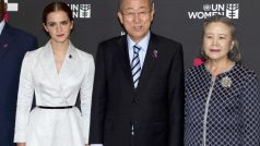 Představení kampaně OSN s názvem HeForShe, zaměřené na rovnost pohlaví. Na snímku vlevo britská herečka Emmy Watsonová spolu s generálním tajemníkem OSN Pan Ki-munem a jeho ženou