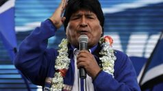 Voliči v Bolívii nejspíš ve funkci potvrdí svérázného Eva Moralese