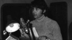 Jan Schánilec u rozhlasového mikrofonu (1966-7)