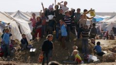 Syrské děti v uprchlickém táboře u tureckých hranic