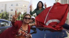 Příznivci Tuniské výzvy slaví vítězství strany ve volbách