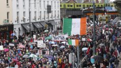 Protest v irském Dublinu. Lidem se nelíbí nová daň z vody