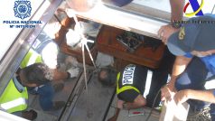 Španělská policie zadržela loď se čtyřmi Čechy, kteří pašovali kokain