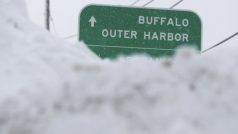 Severovýchod Spojených států se stále potýká s přívaly sněhu