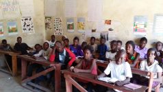 Dětem z chudinského předměstí zambijské Lusaky pomáhají Češi
