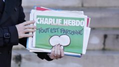Magazín Charlie Hebdo s karikaturou proroka Mohameda vyšel přesně týden po útoku na redakci