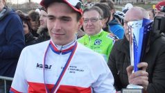 Adam Ťoupalík na MČR překvapil domácí špičku, v 18 letech závod ve Slaném vyhrál