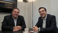 Šéf levicové strany Syriza Alexis Tsipras na setkání s šéfem Nezávislých Řeků Panosem Kammenosem v Aténách