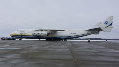 Na letišti v Mošnově přistál největší letoun světa Antonov An-225 Mrija, který existuje v jediném exempláři