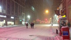 Sněhová bouře postihla východ Spojených států. Na snímku New York