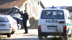 Policisté kontrolují sklady zbrojařské firmy ve Slatině u Vysokého Mýta