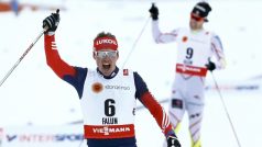 Maxim Vylegžanin se stal ve švédském Falunu mistrem světa ve skiatlonu