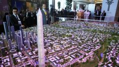 Model plánovaného nového hlavního města Egypta stavbu na mezinárodní investiční konferenci v Šarm aš-Šajchu