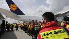 Do Nepálu také míří týmy německé charitativní organizace ISAR