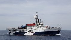 Loď pátrající po uprchlících ve Středozemním moři
