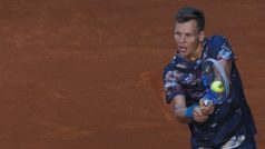 Tomáš Berdych postoupil na turnaji v Madridu do semifinále, když vyřadil Američana Isnera