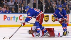 Hokejisté New York Rangers udolali Washington a postoupili do finále konference