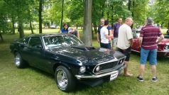 Ford Mustang přestavěný na model Mach 1. Rok výroby 1969