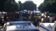 Řecký ostrov Kos. Běženci před policejní stanicí