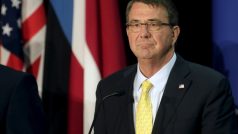 Americký ministr obrany Ashton Carter jedná v Tallinnu s resortními kolegy ze tří pobaltských zemí