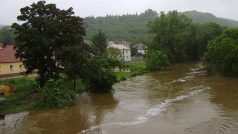 Záplavy, velká voda, povodeň, rozvodněná řeka, zvýšená hladina řeky