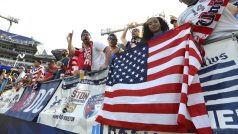 Čtvrtfinále fotbalového Zlatého poháru v Baltimoru mezi USA a Kubou