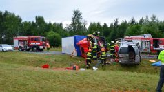 Tři mrtvé si 23. července vyžádala nehoda dodávky a kamionu poblíž Prunéřova na Chomutovsku.