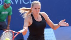 Nicole Vaidišová vyhrála v 1. kole Prague Open nad Bulharkou Kostovovou 6:4, 6:4.