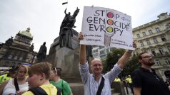 Protest proti Prague Pride na Václavském náměstí