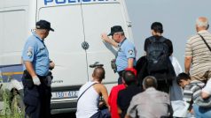 Migranti na chorvatské straně srbsko-chorvatské hranice
