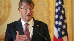 Americký ministr obrany Ashton Carter