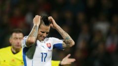 Smutný slovenský fotbalista Marek Hamšík po prohraném kvalifikačním utkání s Běloruskem