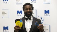 Man Bookerovu cenu získal jamajský spisovatel Marlon James za román A Brief History of Seven Killings o pokusu zavraždit Boba Marleyho