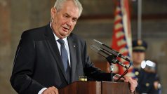 Prezident Miloš Zeman předal státní vyznamenání