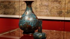 Váza, cloisonné. Dynastie Ming