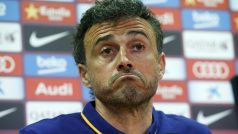 Barcelonský trenér Luis Enrique na tiskové konferenci před zítřejším zápasem