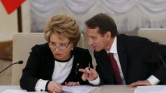 Předsedkyně horní komory federálního parlamentu Valentina Matvijenková na schůzi obou komor ruského parlamentu