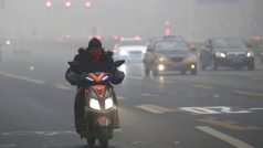 Čínské hlavní město Peking zahalil v těchto dnech rekordní smog