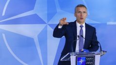 Generální tajemník NATO Jens Stoltenberg před schůzkou ministrů zahraničí zemí aliance v Bruselu