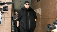 Německý podnikatel Kim Dotcom u soudu v novozélandském Aucklandu