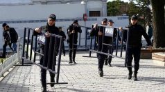 Policisté hlídají historické centrum Istanbulu, kde došlo k výbuchu