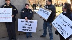 Protest zaměstnanců České pošty v Praze