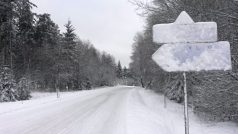 Sníh zakryl dopravní ukazatele