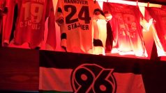Dres Jiřího Štajnera v hospodě, kde se scházejí nejvěrnější fanoušci Hannoveru