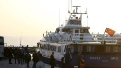 Deportace prvních uprchlíků z řeckého ostrava Lesbos začala